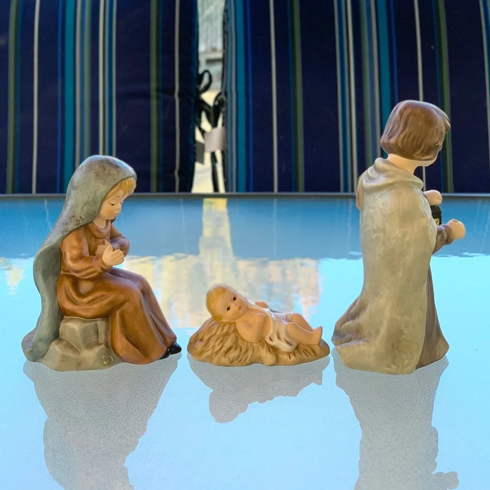 Goebel Weihnacht Signed Porcelain Nativity Figurines ~ Mary Joseph, Baby Jesus